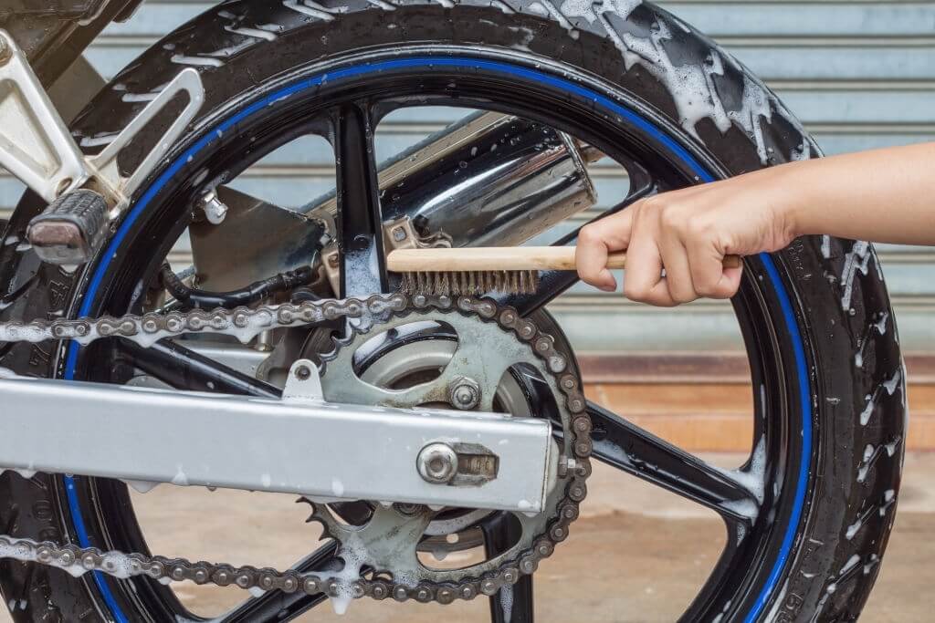 how to clean bike chain