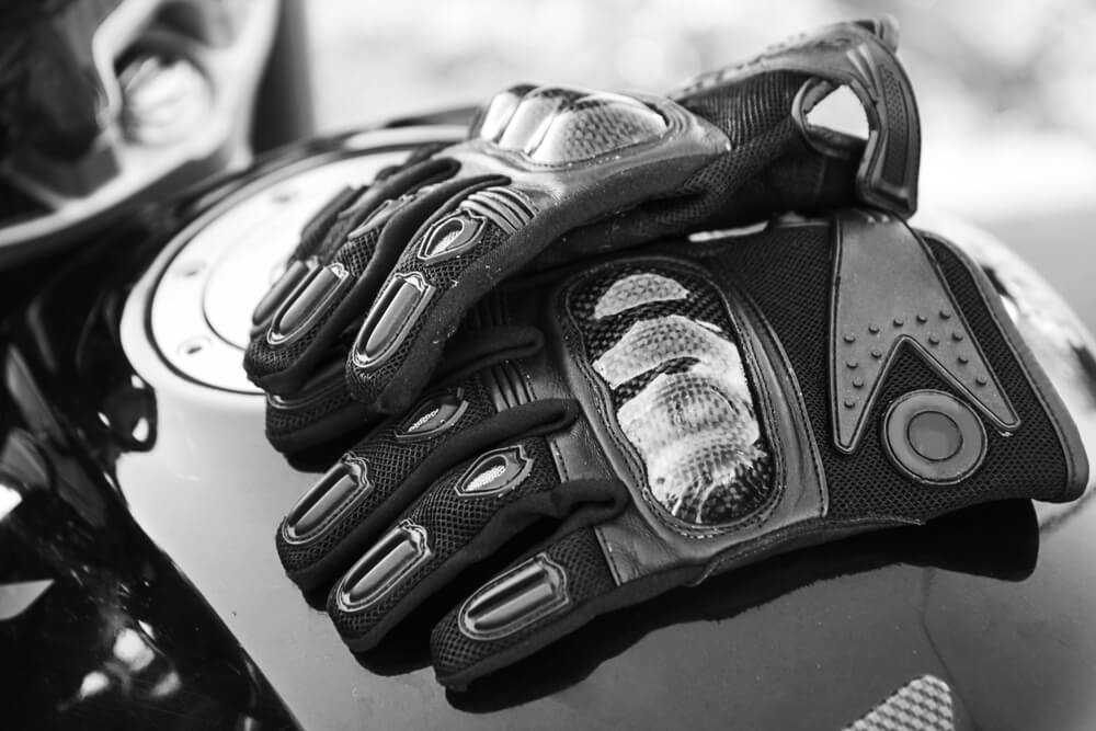 Things to have in mind before Buying Motorcycle Gloves