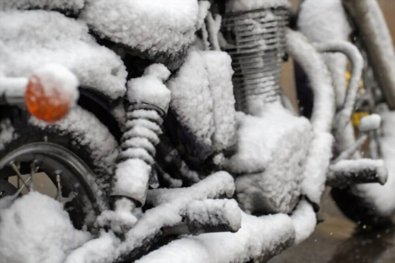 How to Maintain a Motorcycle During Winter