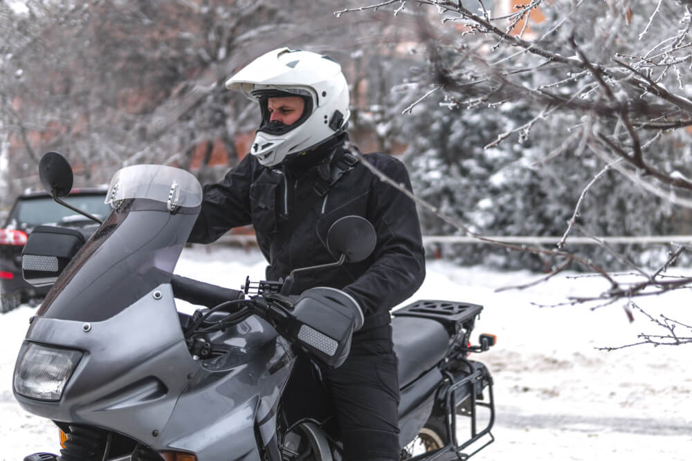 How to keep your Neck warm on Motorcycle